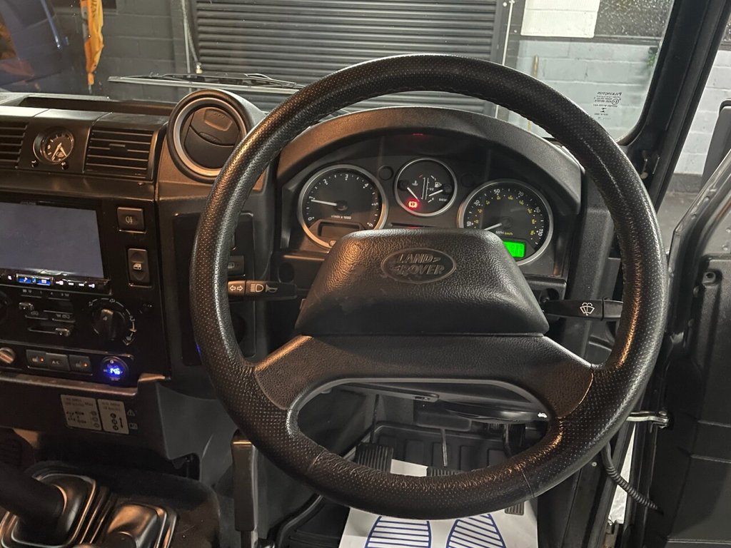 Used Land Rover Defender 110 2015 for sale - 76883736: Photo 28