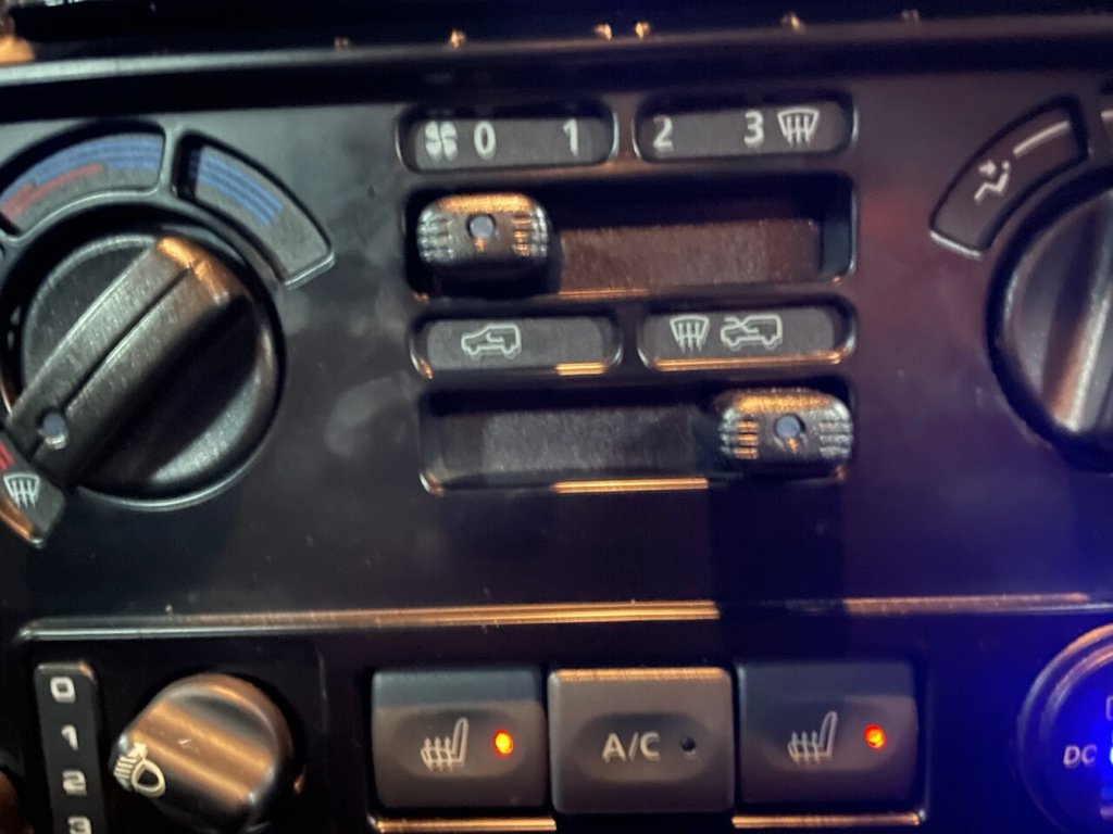 Used Land Rover Defender 110 2015 for sale - 76883736: Photo 31