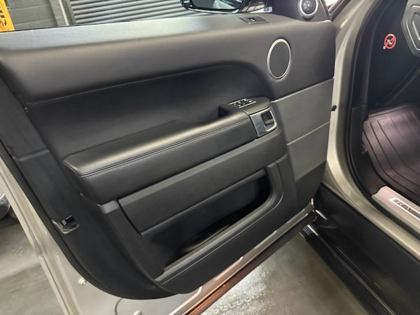 Used Land Rover Range Rover Sport 2015 for sale - 75573538: Photo 41