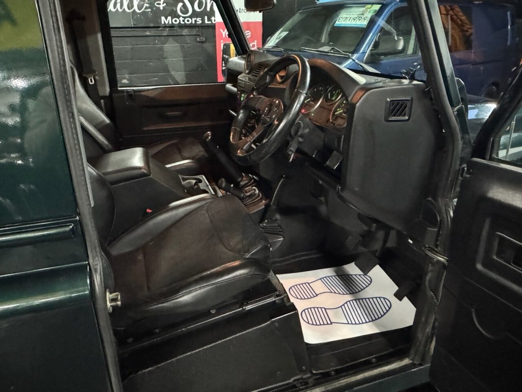 Used Land Rover Defender 90 2013 for sale - 76740308: Photo 18