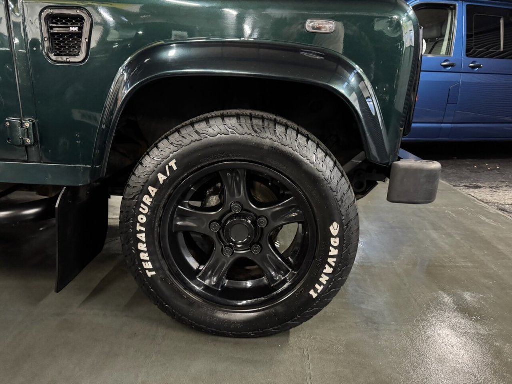 Used Land Rover Defender 90 2013 for sale - 76740308: Photo 4