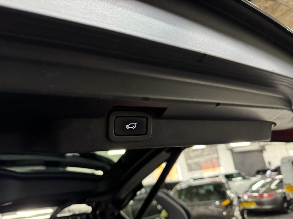 Used Land Rover Discovery 2019 for sale - 77359851: Photo 35