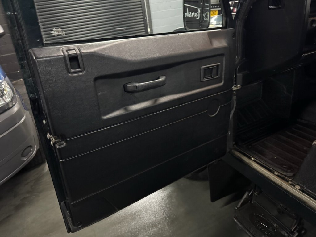 Used Land Rover Defender 2014 for sale - 76655249: Photo 26