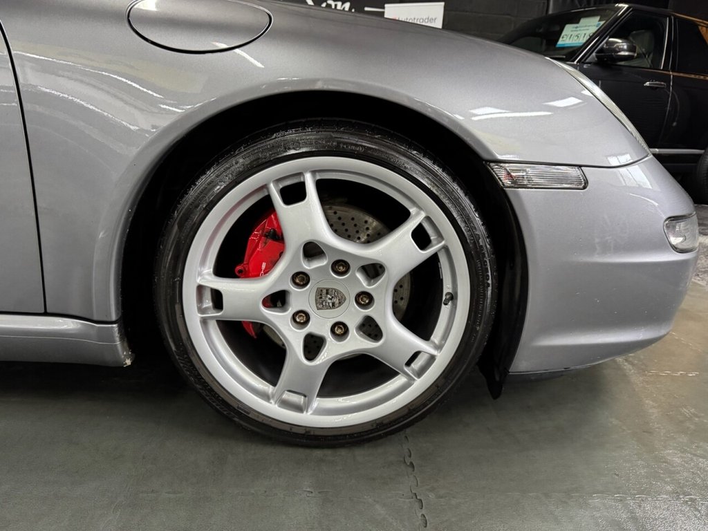 Used Porsche 911 2005 for sale - 76417273: Photo 5