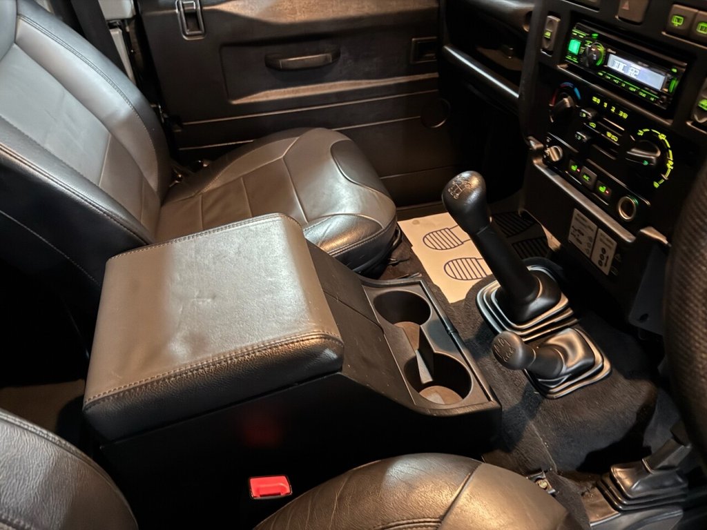 Used Land Rover Defender 90 2015 for sale - 77594663: Photo 19