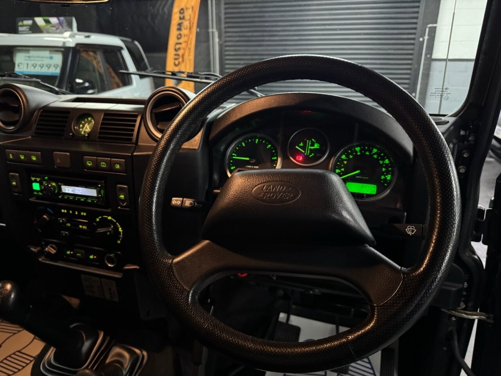 Used Land Rover Defender 90 2015 for sale - 77594663: Photo 21