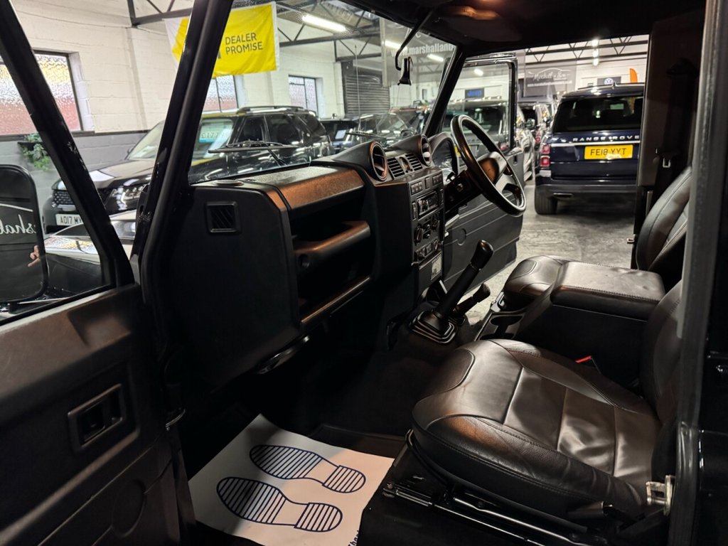 Used Land Rover Defender 90 2015 for sale - 77594663: Photo 27