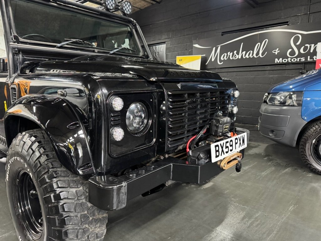 Used Land Rover Defender 2009 for sale - 76631873: Photo 2