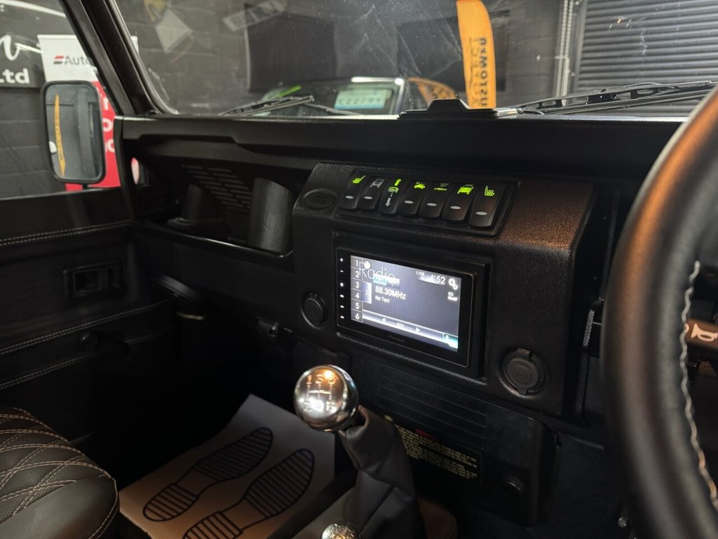 Used Land Rover Defender 1999 for sale - 77302726: Photo 23