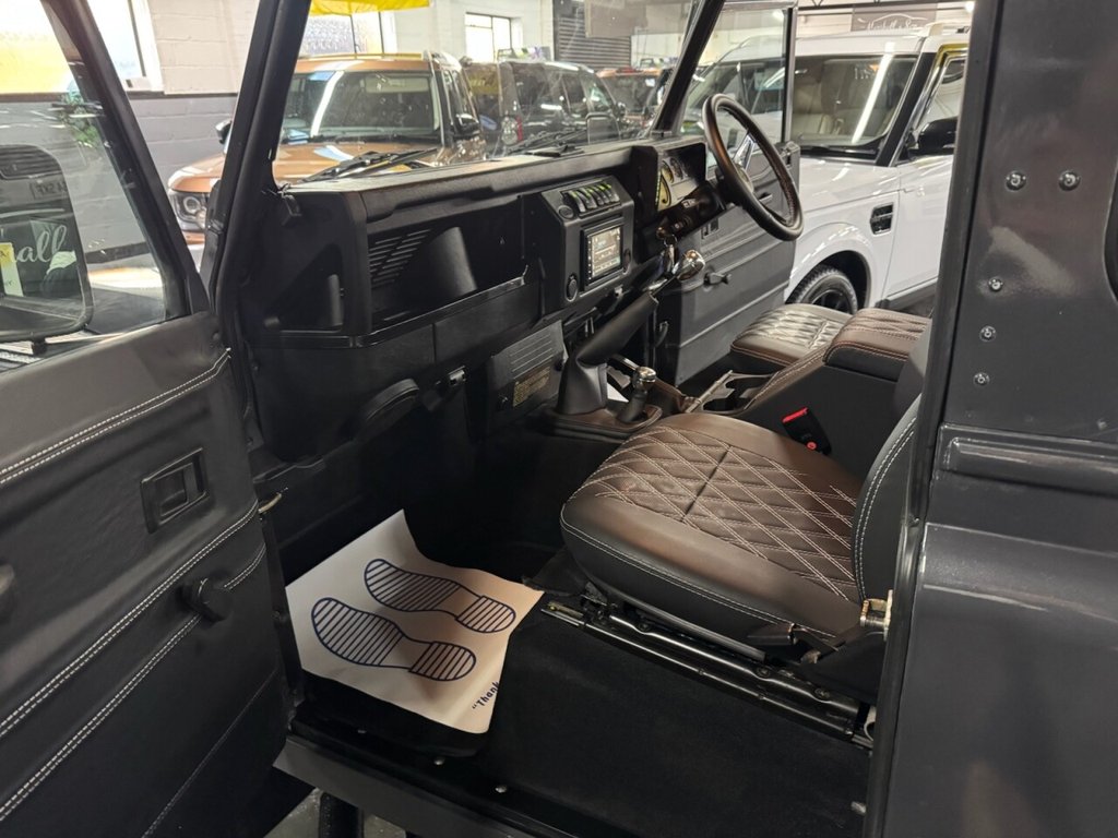 Used Land Rover Defender 1999 for sale - 77302726: Photo 26