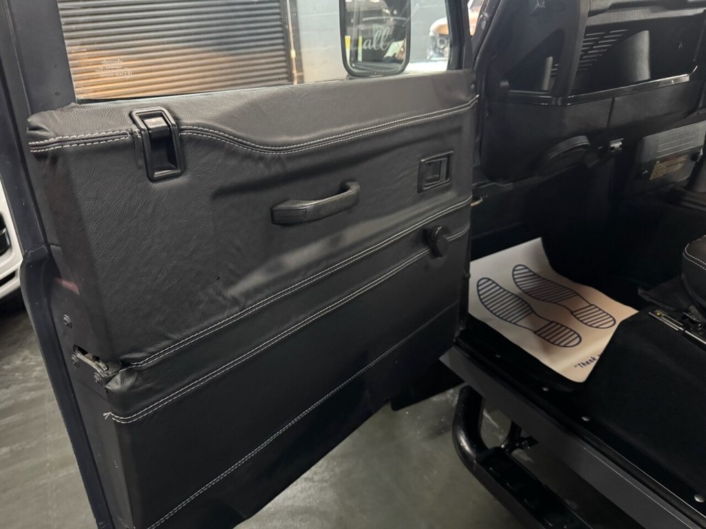 Used Land Rover Defender 1999 for sale - 77302726: Photo 29