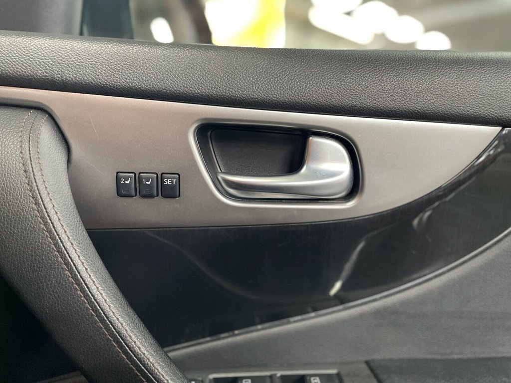 Used Infiniti QX70 2014 for sale - 77359848: Photo 23
