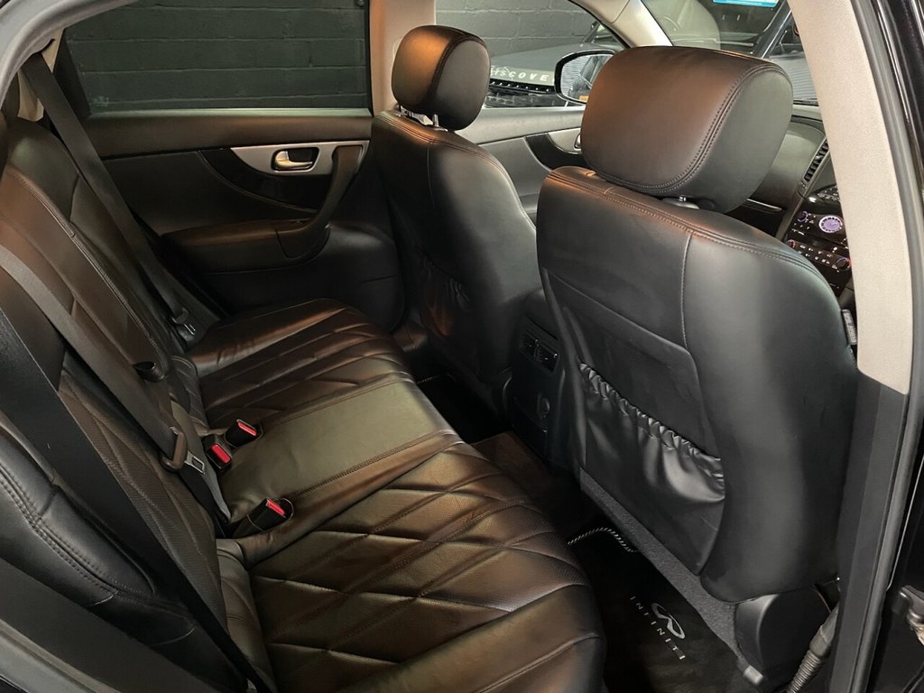 Used Infiniti QX70 2014 for sale - 77359848: Photo 25