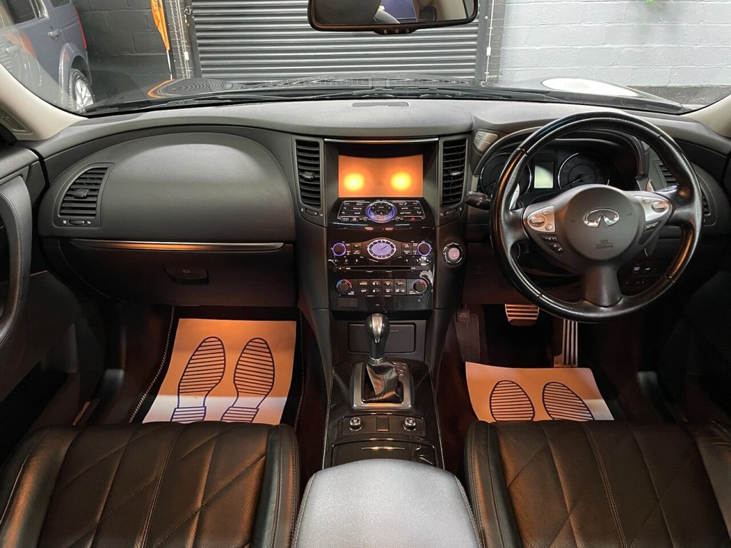 Used Infiniti QX70 2014 for sale - 77359848: Photo 4