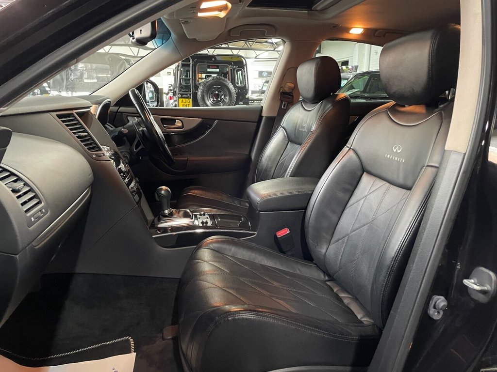 Used Infiniti QX70 2014 for sale - 77359848: Photo 40