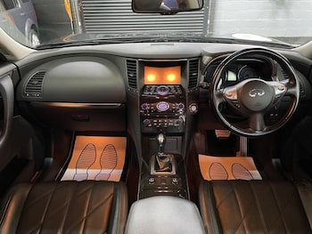 Used Infiniti QX70 2014 for sale - 77359848: Photo