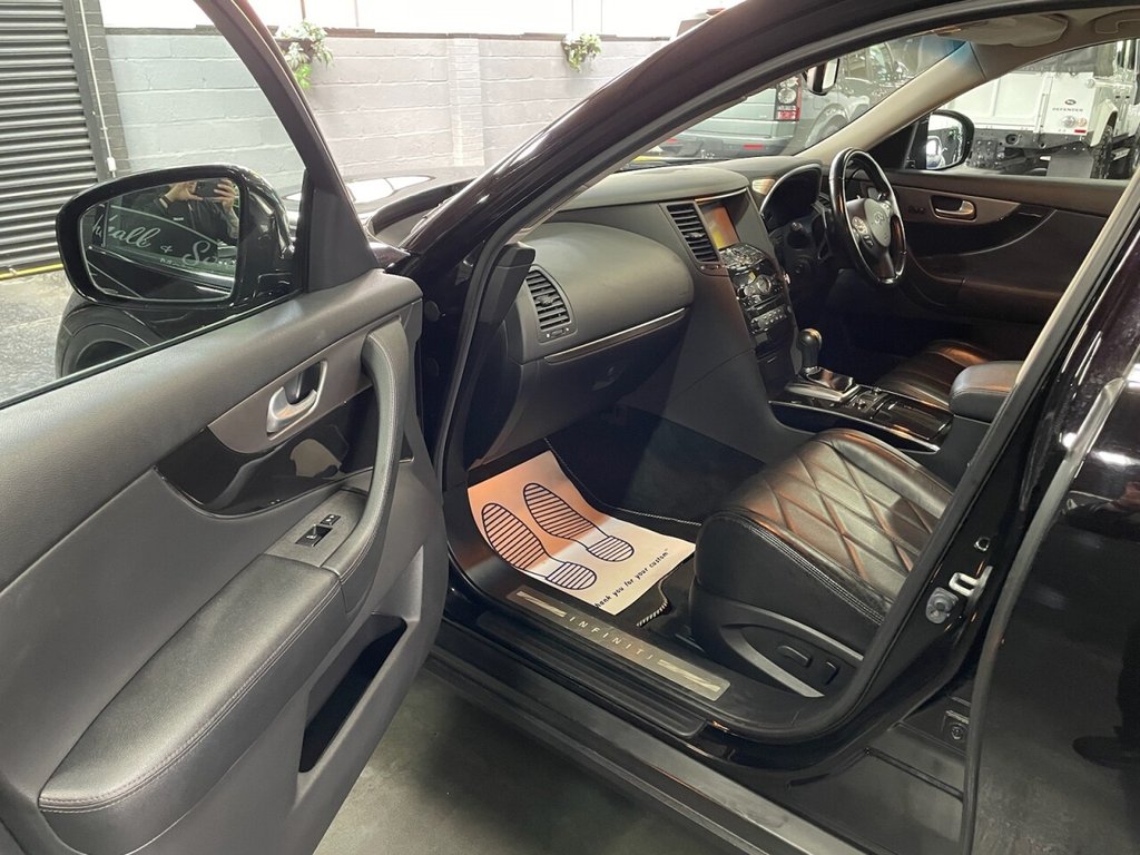 Used Infiniti QX70 2014 for sale - 77359848: Photo 7