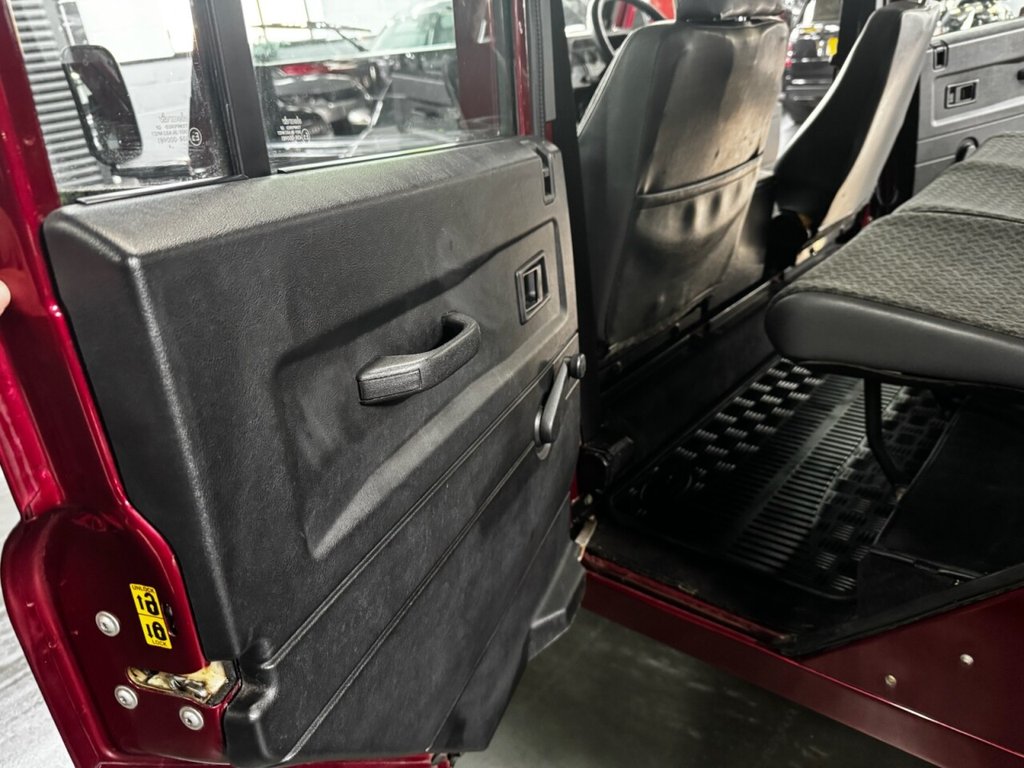 Used Land Rover Defender 2005 for sale - 77967230: Photo 18