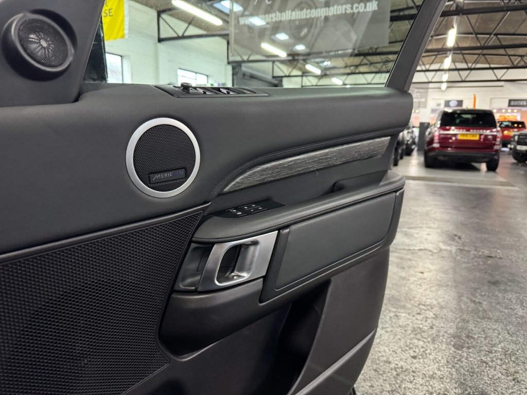 Used Land Rover Discovery 2017 for sale - 76333597: Photo 18