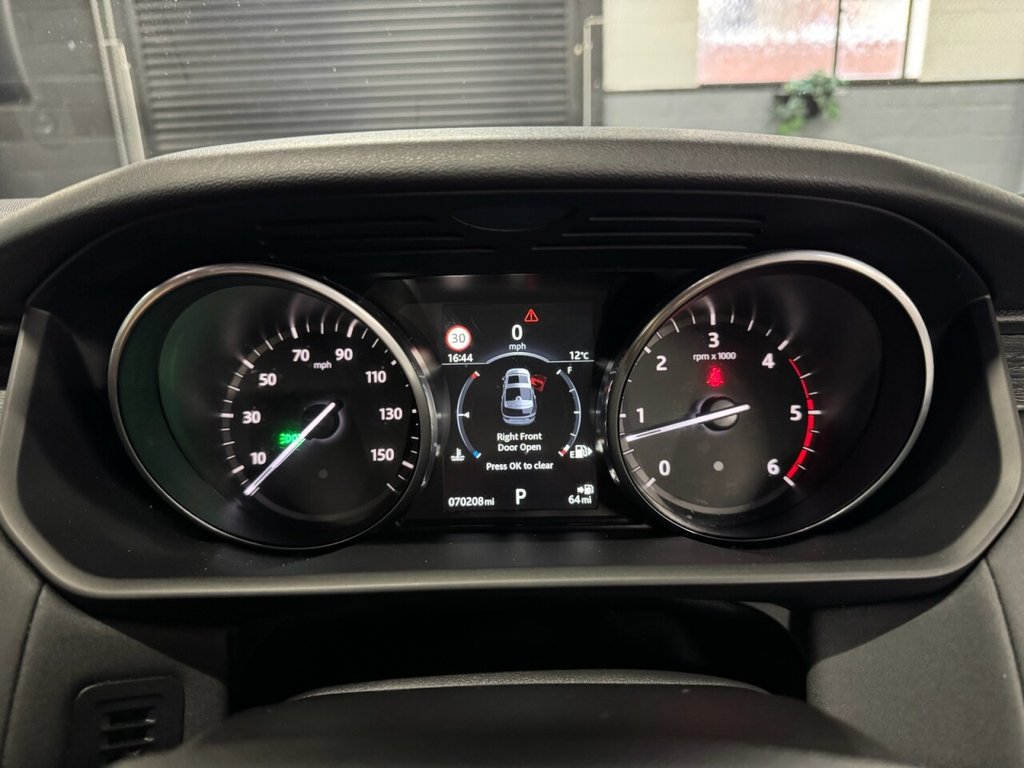 Used Land Rover Discovery 2017 for sale - 76333597: Photo 21
