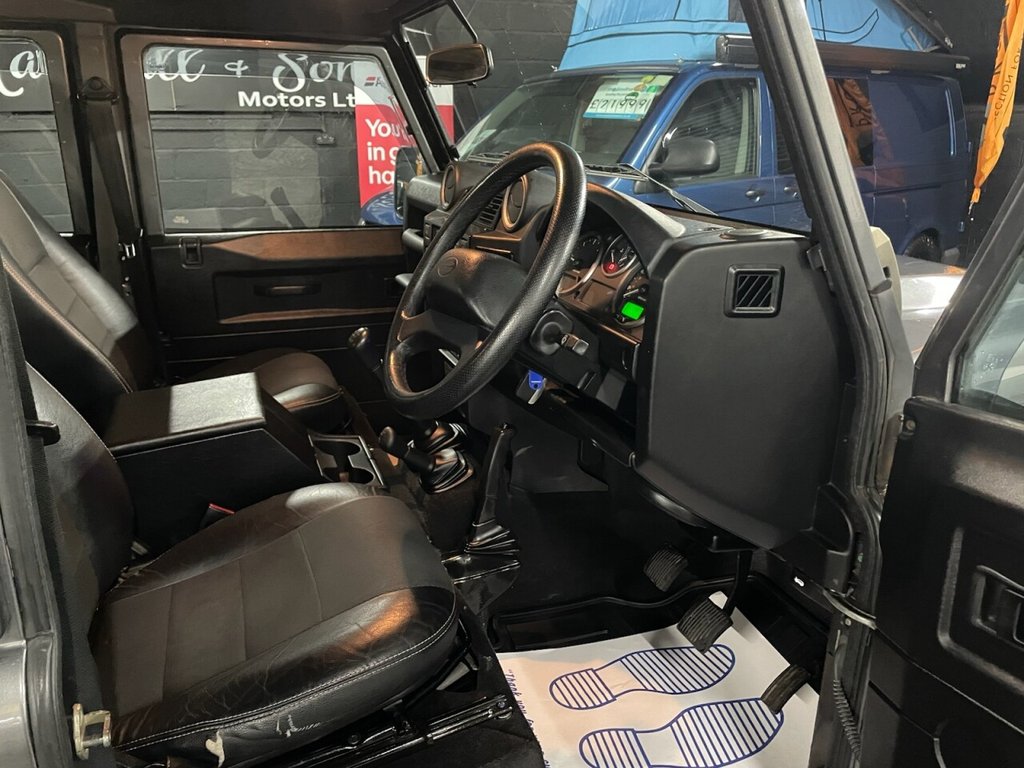 Used Land Rover Defender 2015 for sale - 76848216: Photo 30