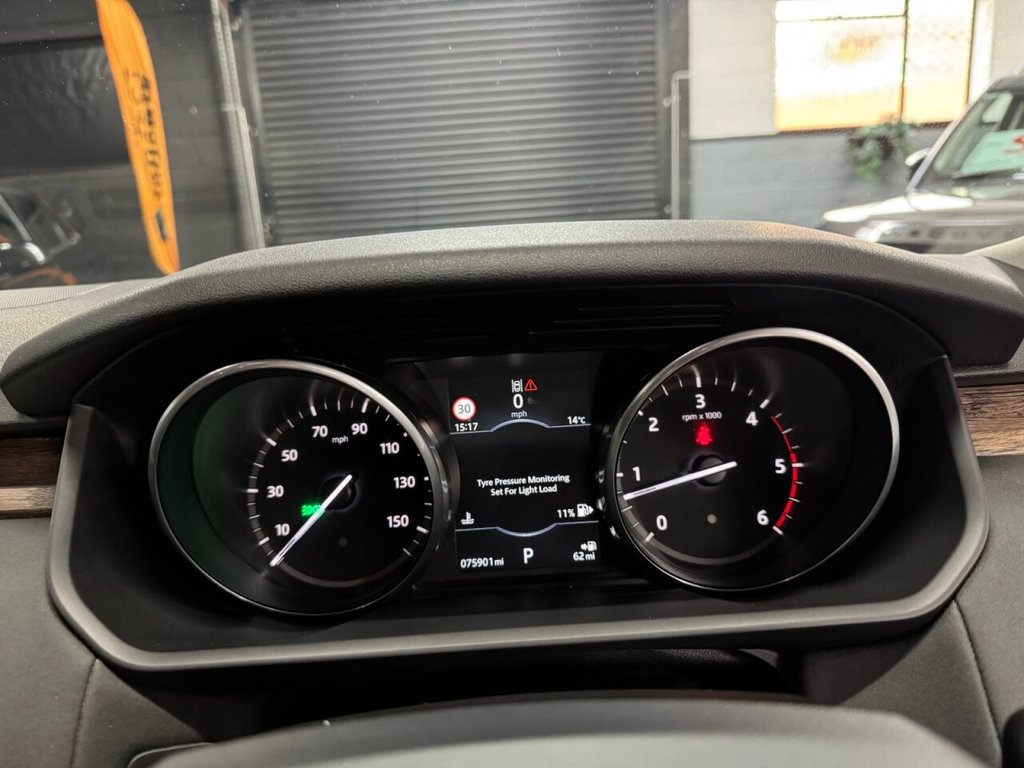 Used Land Rover Discovery 2017 for sale - 76642378: Photo 23