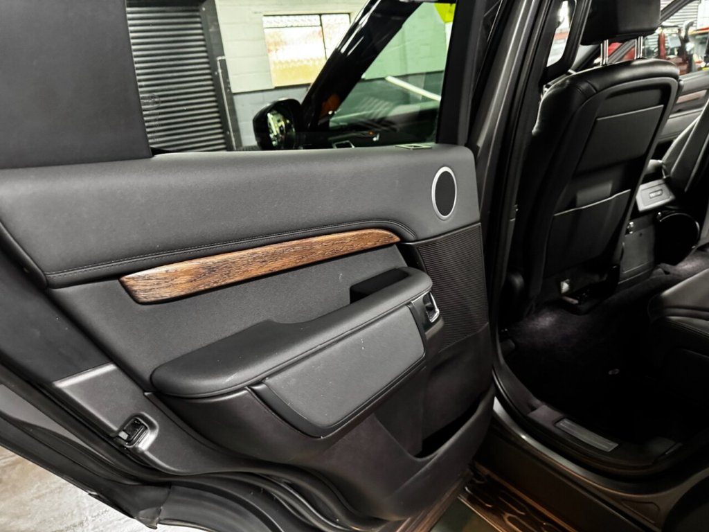 Used Land Rover Discovery 2017 for sale - 78096926: Photo 30