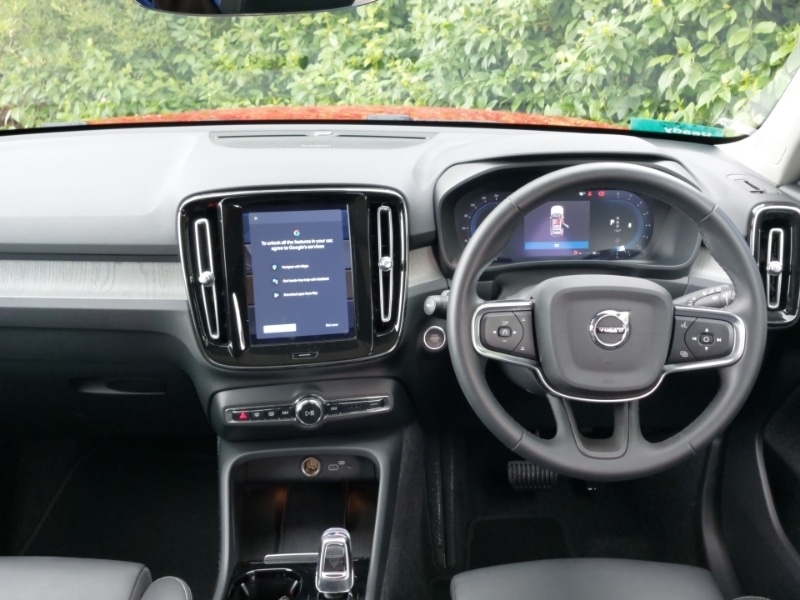 Used Volvo XC40 2024 for sale - 76749183: Photo 2