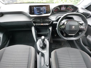 Used Peugeot 208 2022 for sale - 76055115: Photo 2