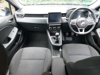 Used Renault Clio 2023 for sale - 79440104: Photo