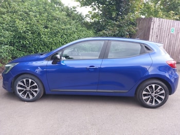 Used Renault Clio 2023 for sale - 79440104: Photo