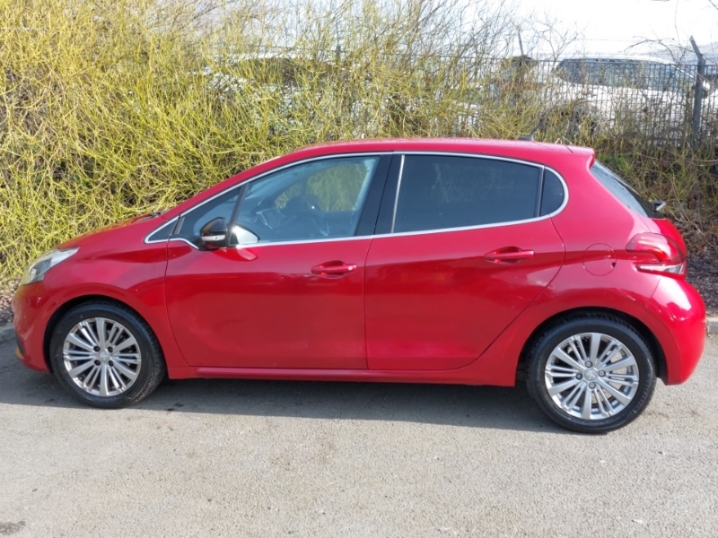 Used Peugeot 208 2017 for sale - 77963911: Photo 4