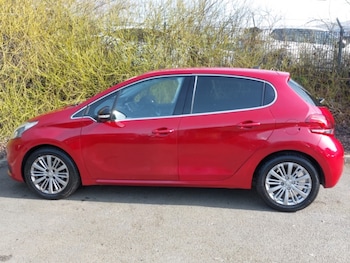 Used Peugeot 208 2017 for sale - 77963911: Photo