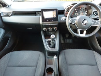 Used Renault Clio 2021 for sale - 78023197: Photo