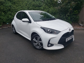Used Toyota Yaris 2024 for sale - 79420008: Photo