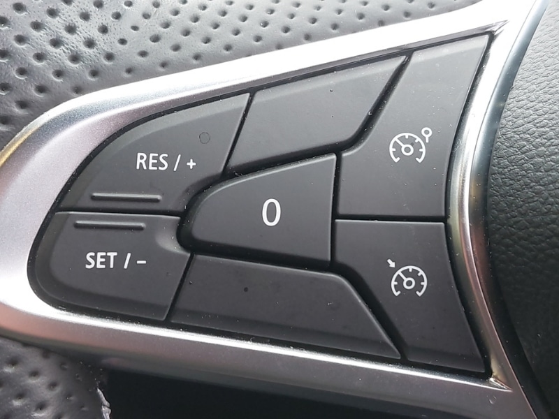 Used Renault Clio 2023 for sale - 77898046: Photo 18