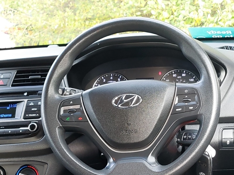 Used Hyundai i20 2018 for sale - 76392936: Photo 2