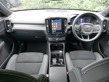 Used Volvo XC40 2024 for sale - 79549843: Photo