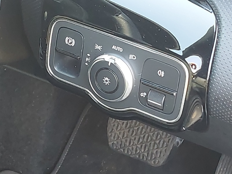 Used Mercedes-Benz A-Class 2019 for sale - 77963889: Photo 14