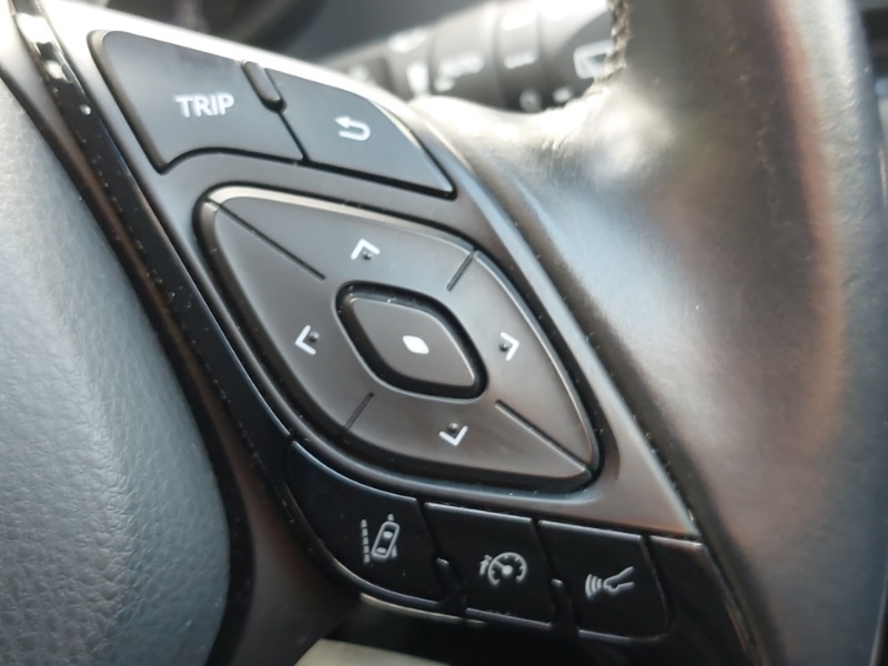 Used Toyota C-HR 2017 for sale - 76393106: Photo 19