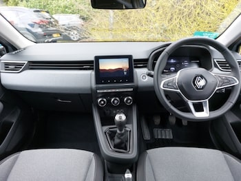 Used Renault Clio 2024 for sale - 78079594: Photo