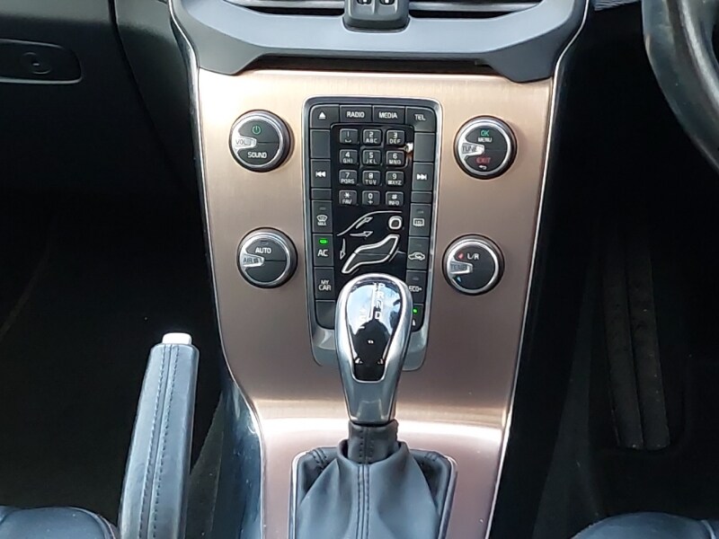 Used Volvo V40 2016 for sale - 77530696: Photo 11