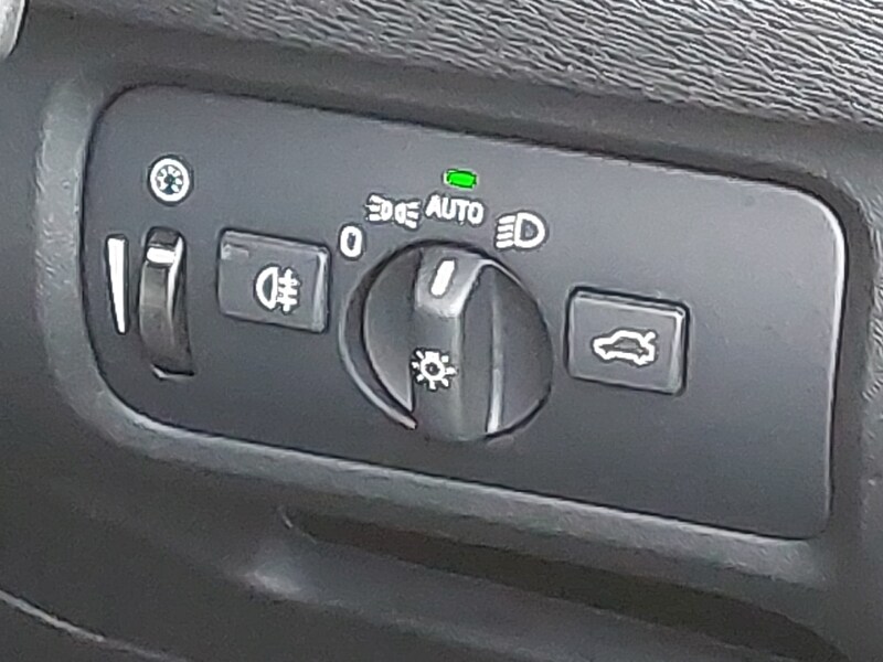 Used Volvo V40 2016 for sale - 77530696: Photo 14