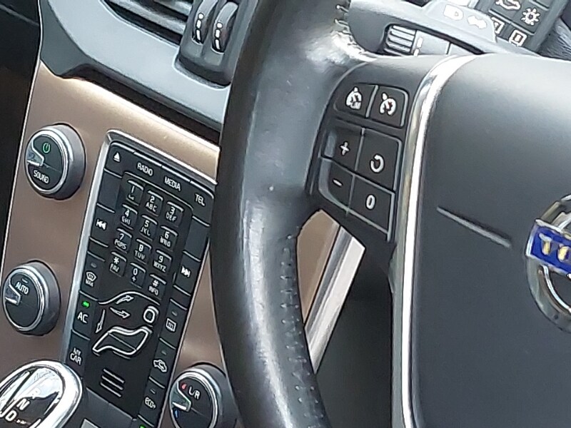 Used Volvo V40 2016 for sale - 77530696: Photo 16