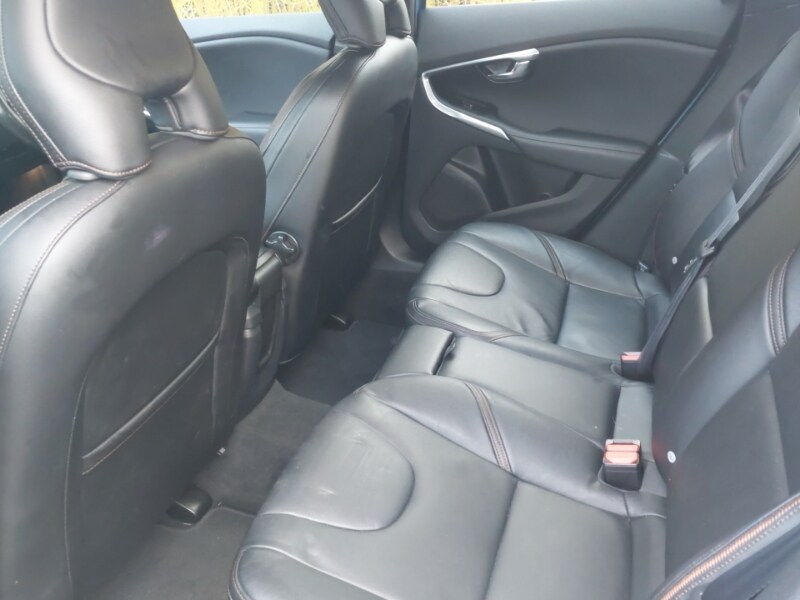 Used Volvo V40 2016 for sale - 77530696: Photo 6