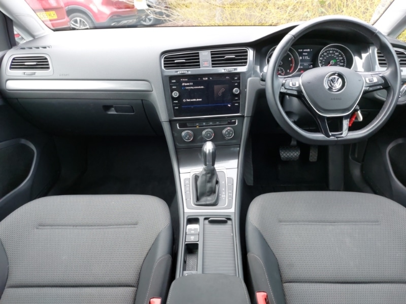 Used Volkswagen Golf 2017 for sale - 77424455: Photo 2