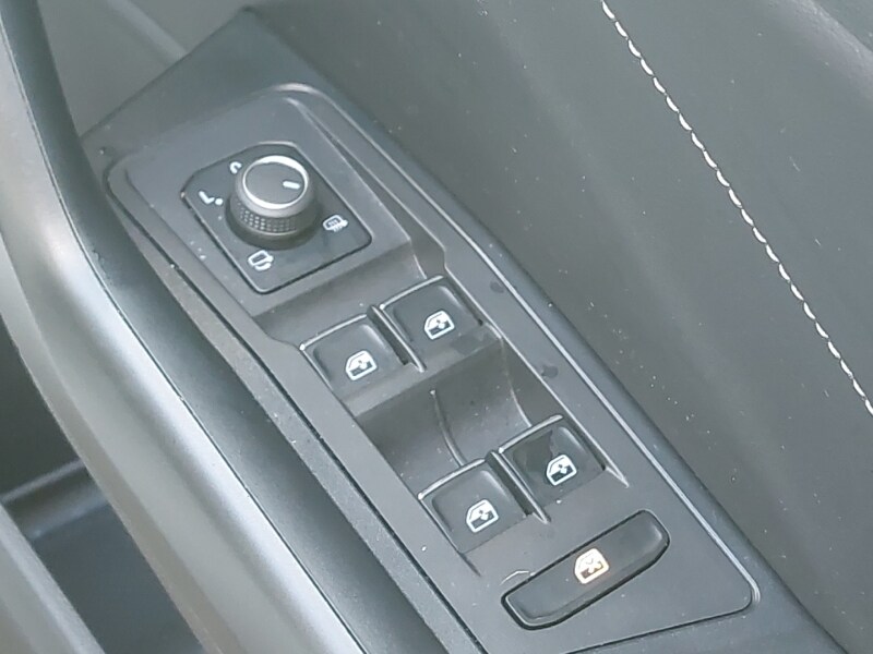 Used Volkswagen T-Roc 2023 for sale - 76533425: Photo 12