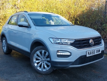Used Volkswagen T-Roc 2018 for sale - 76683678: Photo