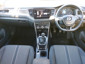 Used Volkswagen T-Roc 2018 for sale - 76683678: Photo