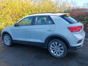 Used Volkswagen T-Roc 2018 for sale - 76683678: Photo